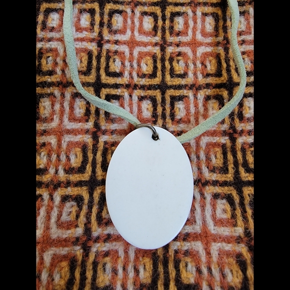 Celluloid Geisha (Maiko) Necklace - Picture 3 of 5